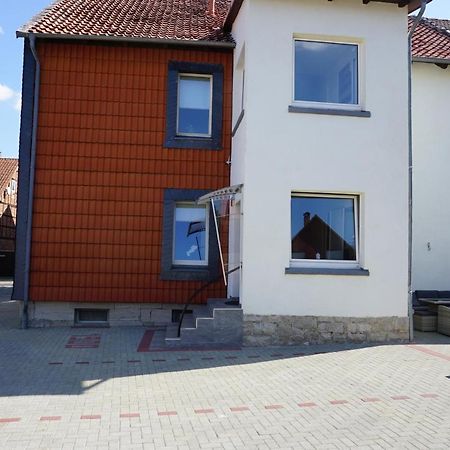 Aussergewoehnliche Dachgeschosswohnung เคอนิกสลูทเทอร์ อัม เอล์ม ภายนอก รูปภาพ